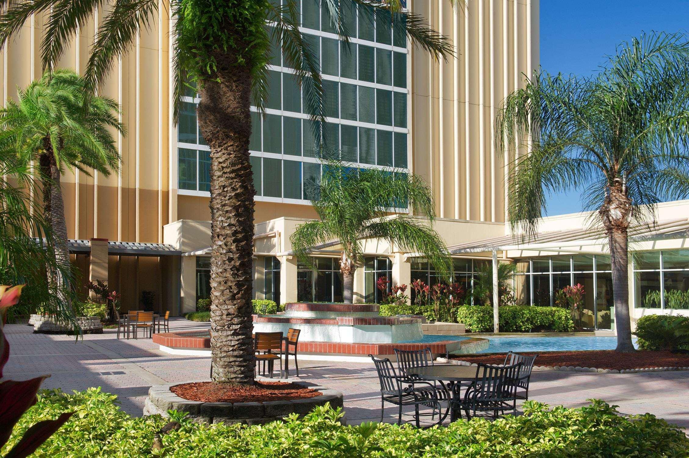 Doubletree By Hilton At The Entrance To Universal Orlando Exterior foto